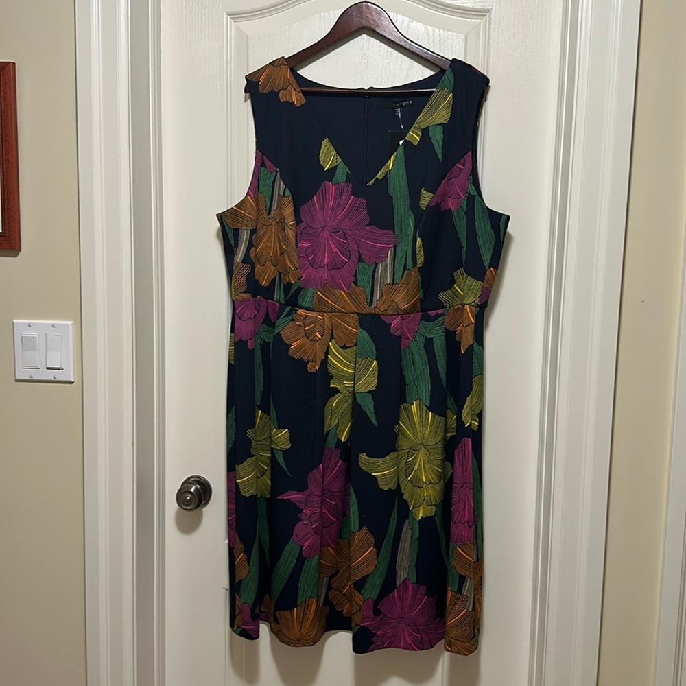 NWT Navy Blue Floral Fitted Dress